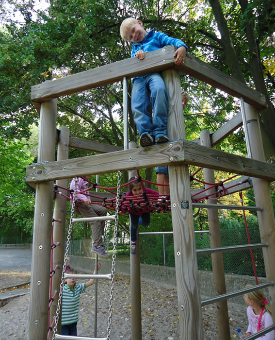 Spielgerät auf dem Pausenhof